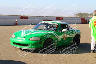 media/Oct-29-2022-CalClub SCCA (Sat) [[e05833b2e9]]/Around the Pits/